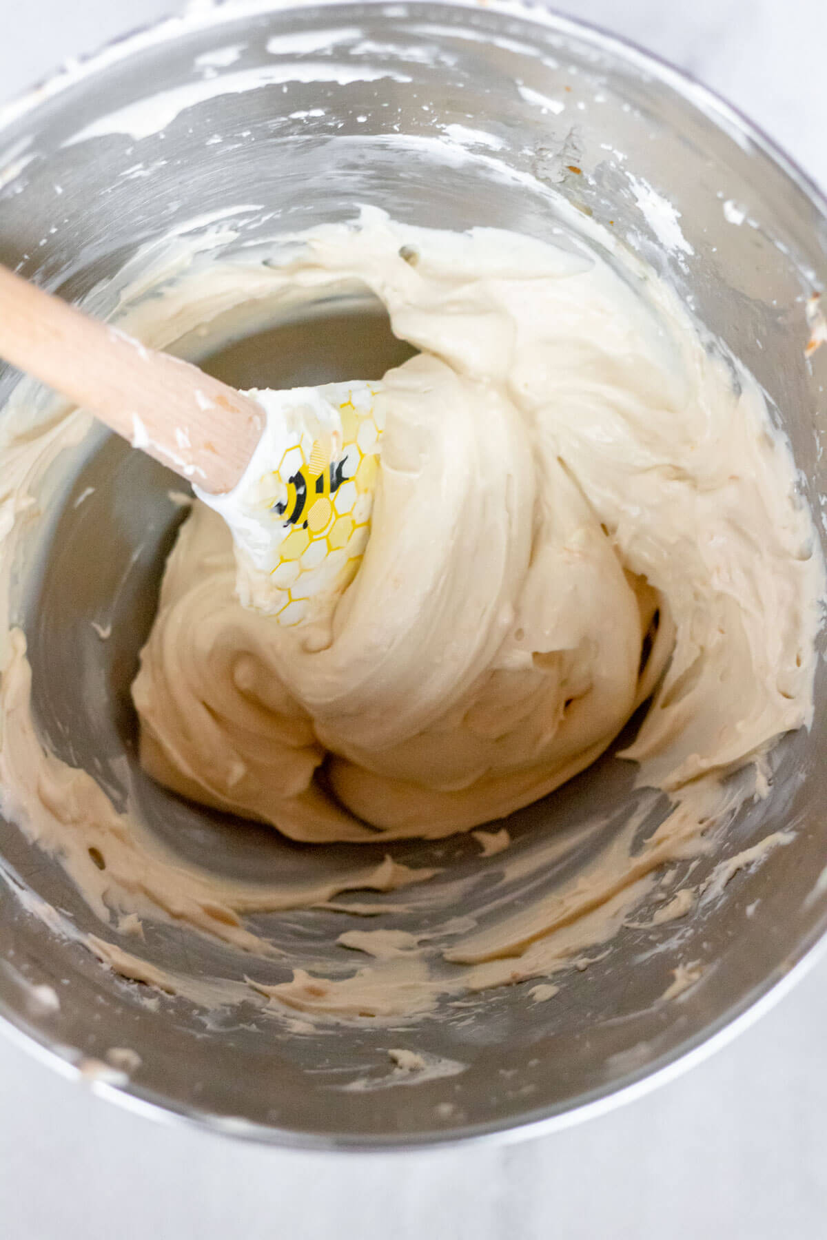 making maple cream cheese frosting