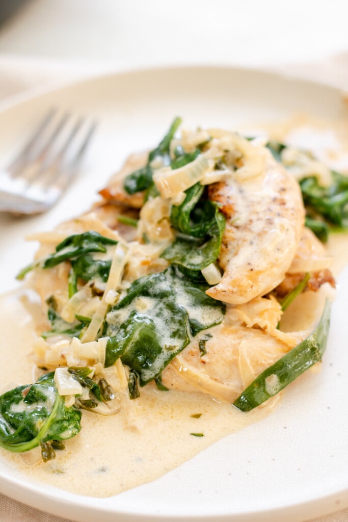tender chicken breast, spinach, and creamy tarragon dressing