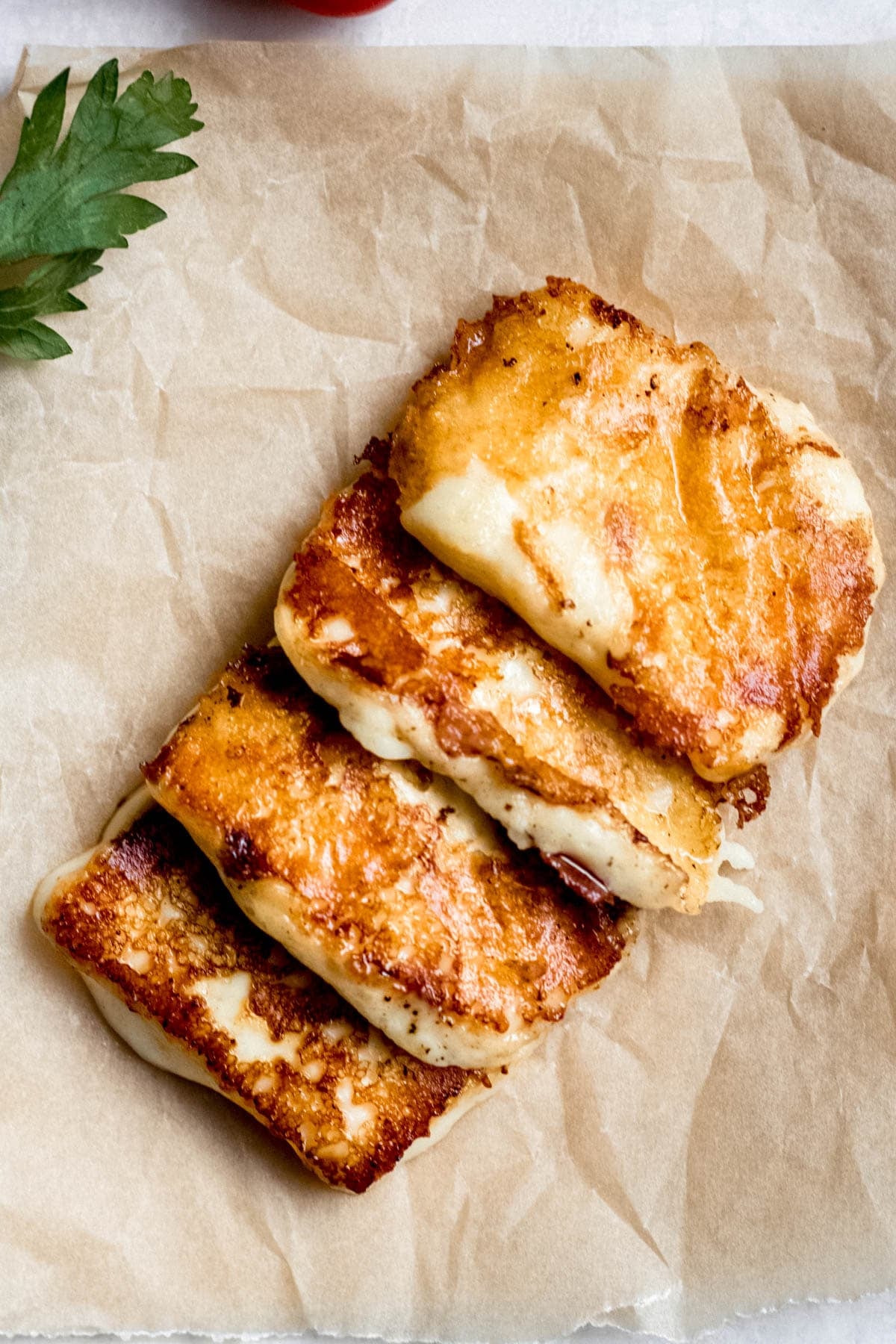 grilled halloumi cheese slices