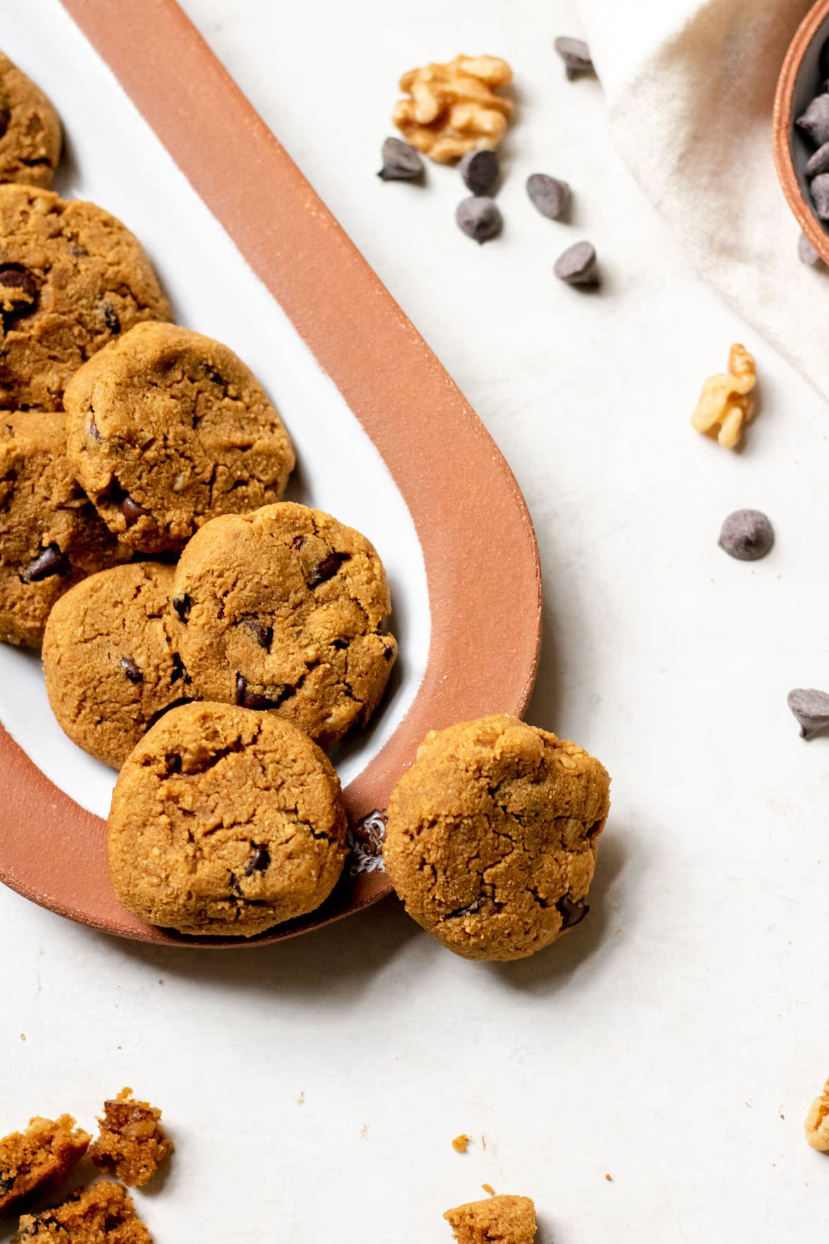 almond flour pumpkin cookies on a serving plate