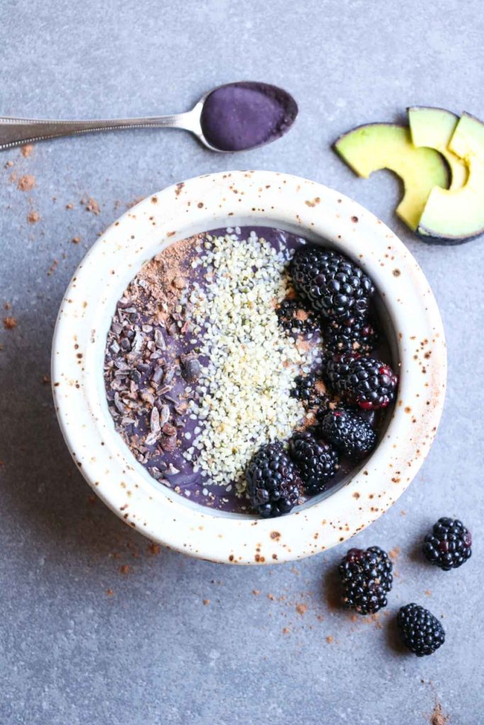 Superfood blackberry avocado smoothie bowl, you eat it with a spoon and then walk through the pearly gates of breakfast heaven. Vegan, Paleo, Whole30, Healthy smoothie |abraskitchen.com