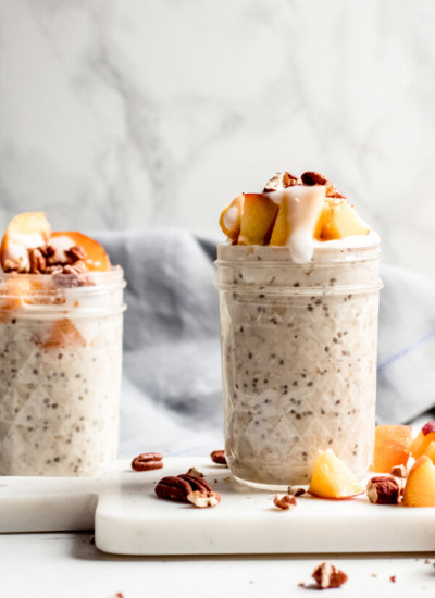 This easy, healthy, and delicious overnight oats recipe is the perfect meal prep breakfast! Creamy vanilla-scented oats swirled with fresh peaches, chia seeds, and collagen peptides for a protein-rich health-supportive breakfast.