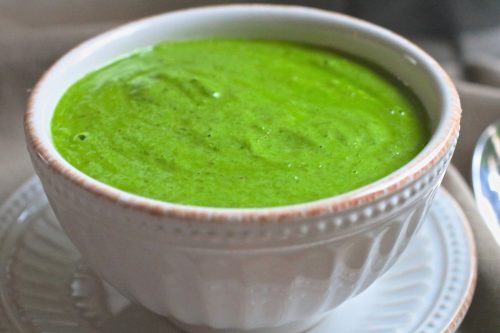 A super quick and healthy parsley garlic sauce that you will want to pour over everything you eat! Everything.