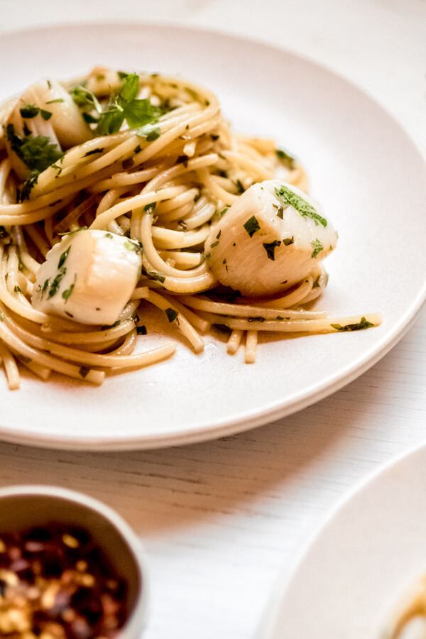 Pan Seared Scallops with Parsley Shallot Pasta