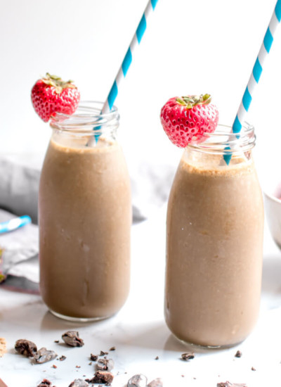 Superfood Chocolate Strawberry Smoothie tastes like a yummy chocolate covered strawberry and loaded with good for you superfoods!
